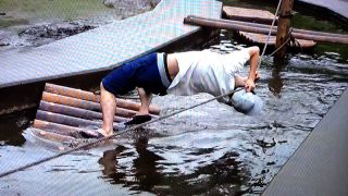 横浜の超穴場【フィールドアスレチック 横浜つくし野コース】で頭から池に落ちてきた